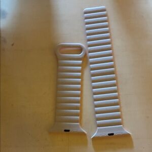 Apple White Ribbed Smartwatch Band